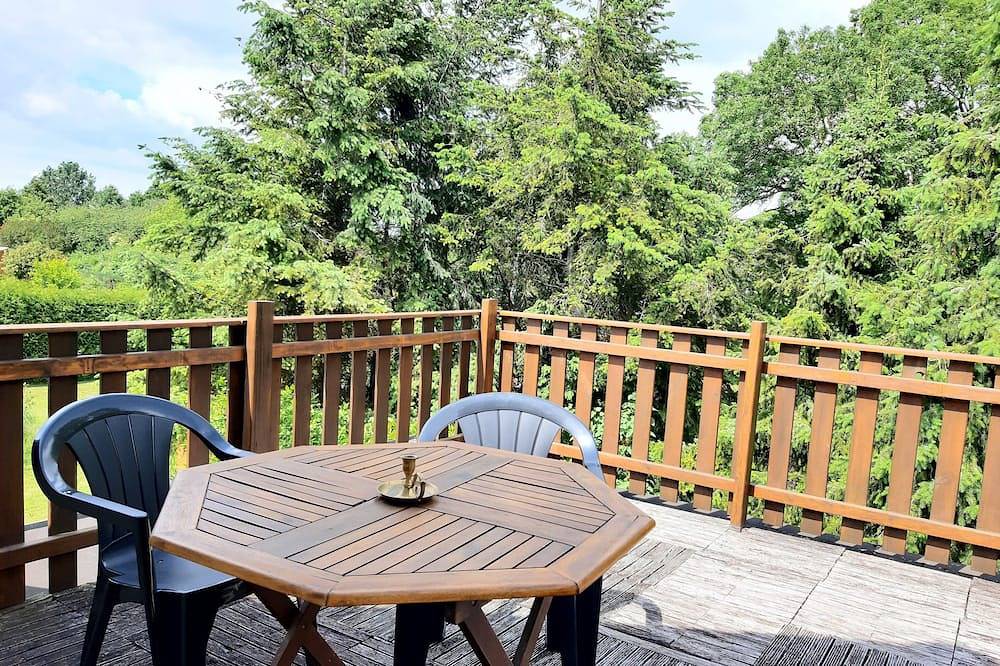 Ganze Wohnung, Kleine Ferienwohnung mit Dachterrasse in idyllischer Dorfrandlage für 2 Gäste in Gülzow-Prüzen, Mecklenburgische Seenplatte