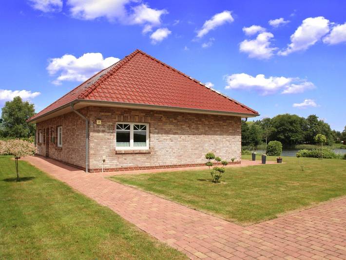 Ferienhaus für 17 Personen, mit Terrasse und Seeblick in Nenndorf - 3