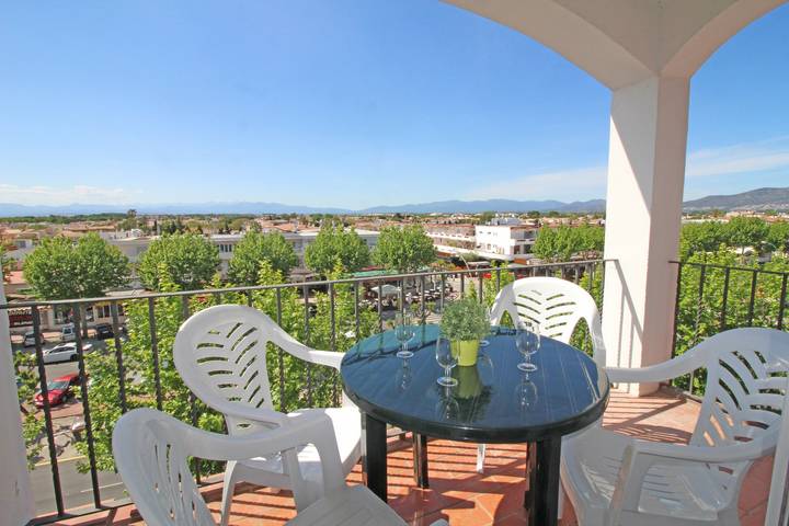 Location de vacances pour 4 personnes, avec terrasse à Empuriabrava