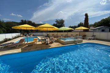 Location de vacances pour 4 personnes, avec terrasse et jardin, animaux acceptés à Allemagne-en-Provence