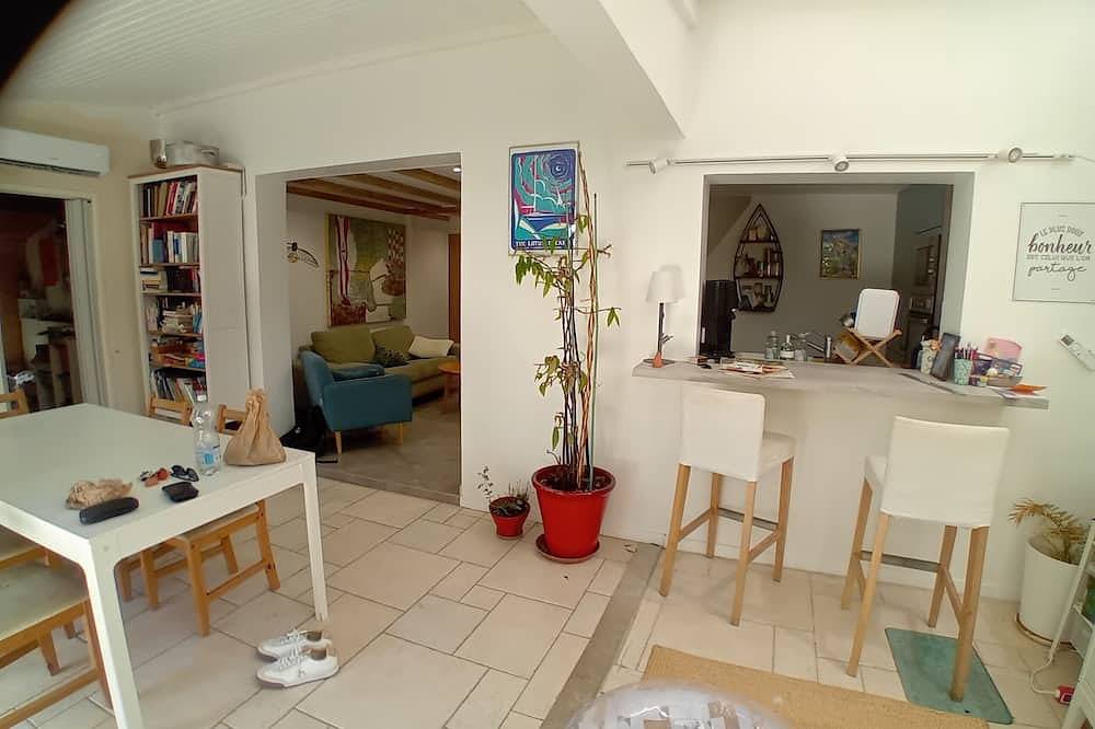 Charming house in Vic-la-Gardiole, Mediterranean Coast (France)