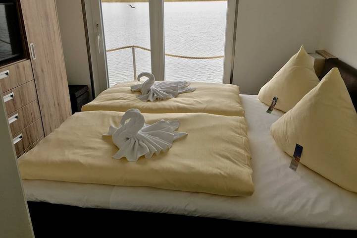 Hausboot für 4 Personen, mit Balkon und Sauna am Greifswalder Bodden - 2