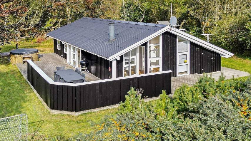 Ferienhaus für 8 Personen, mit Garten und Terrasse sowie Whirlpool und Sauna, mit Haustier in Lodskovvad