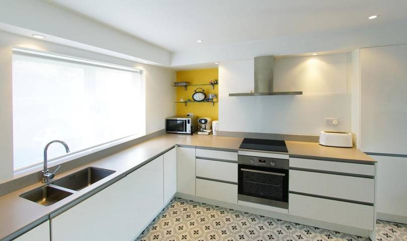 Location de vacances pour 6 personnes, avec vue sur le lac ainsi que vue et jardin à Kinsale - 3