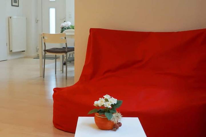 Appartement entier, Neureut Vacation Rental: Sleep Soundly, Discover Karlsruhe in Karlsruhe, Plaine du Rhin