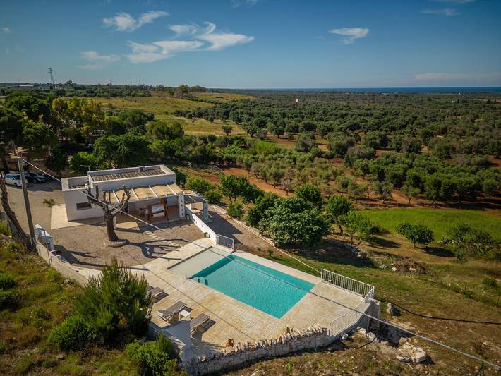 Location de vacances pour 6 personnes, avec Balcon et Terrasse ainsi que Jacuzzi et Jardin à Carovigno - 2
