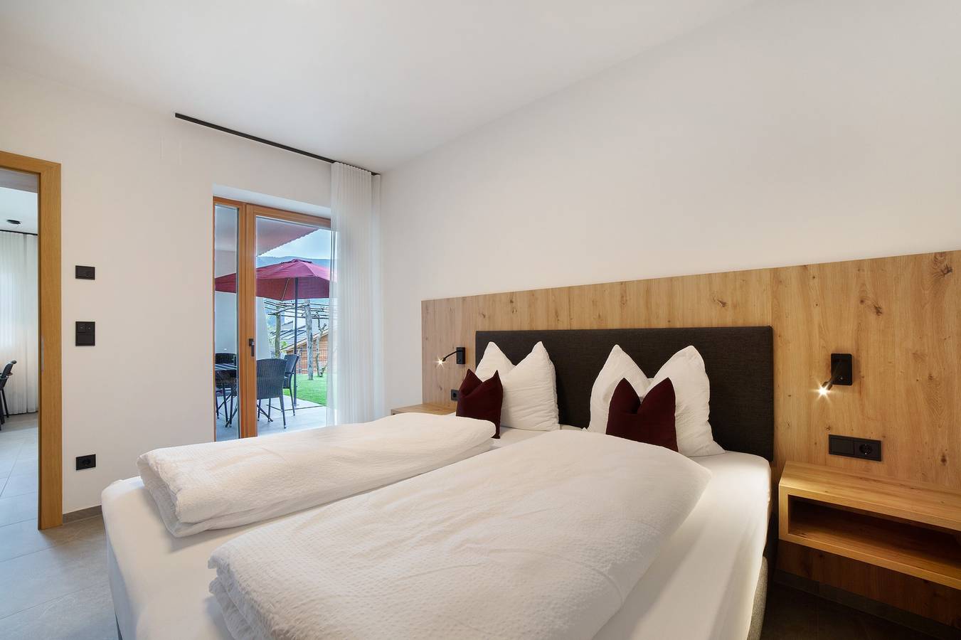 Ganze Wohnung, Ferienwohnung 'Lagrein' mit Bergblick, privater Terrasse und Wlan in Marling, Ortleralpen