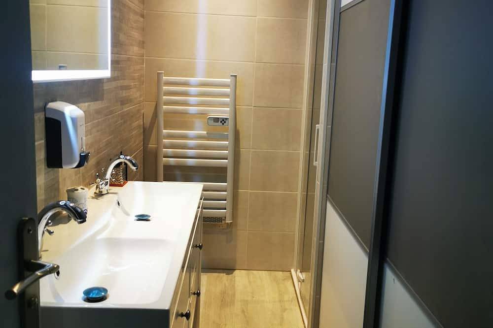 Entire apartment, Large Cozy Studio Libourne Center in Libourne, Libourne region