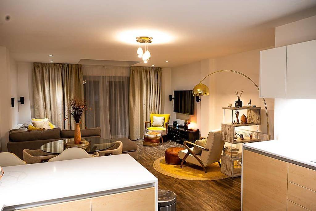 Two-Bedroom Villa in Havering, London