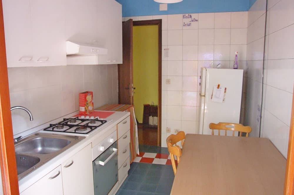 Apartamento entero, Verano 2019, estructura para 2 personas con dos habitaciones. in Milazzo, Provincia de Messina