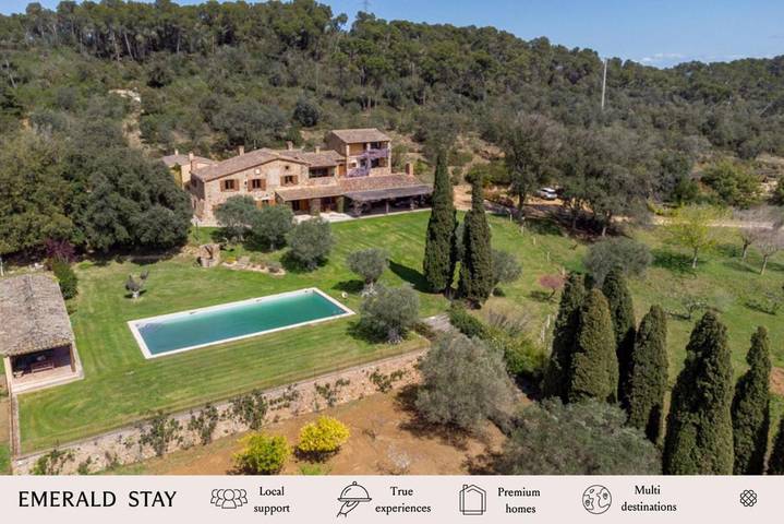 Casa rural para 15 personas, con Balcón y Terraza además de Jardín y Piscina en Vall-llobrega