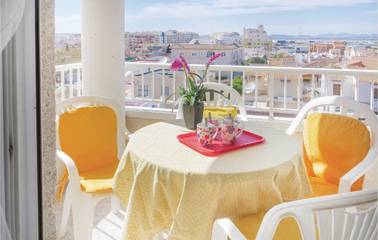 Holiday Apartment for 4 People in Las Calas, Torrevieja, Photo 3