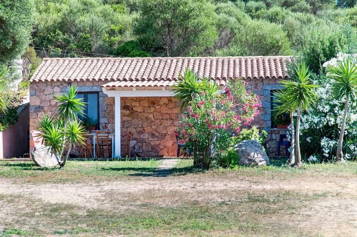 Maison de vacances "La casa vista isola 2" avec vue sur la mer, terrasse et jardin in Pischinazza, Trinità d'Agultu e Vignola