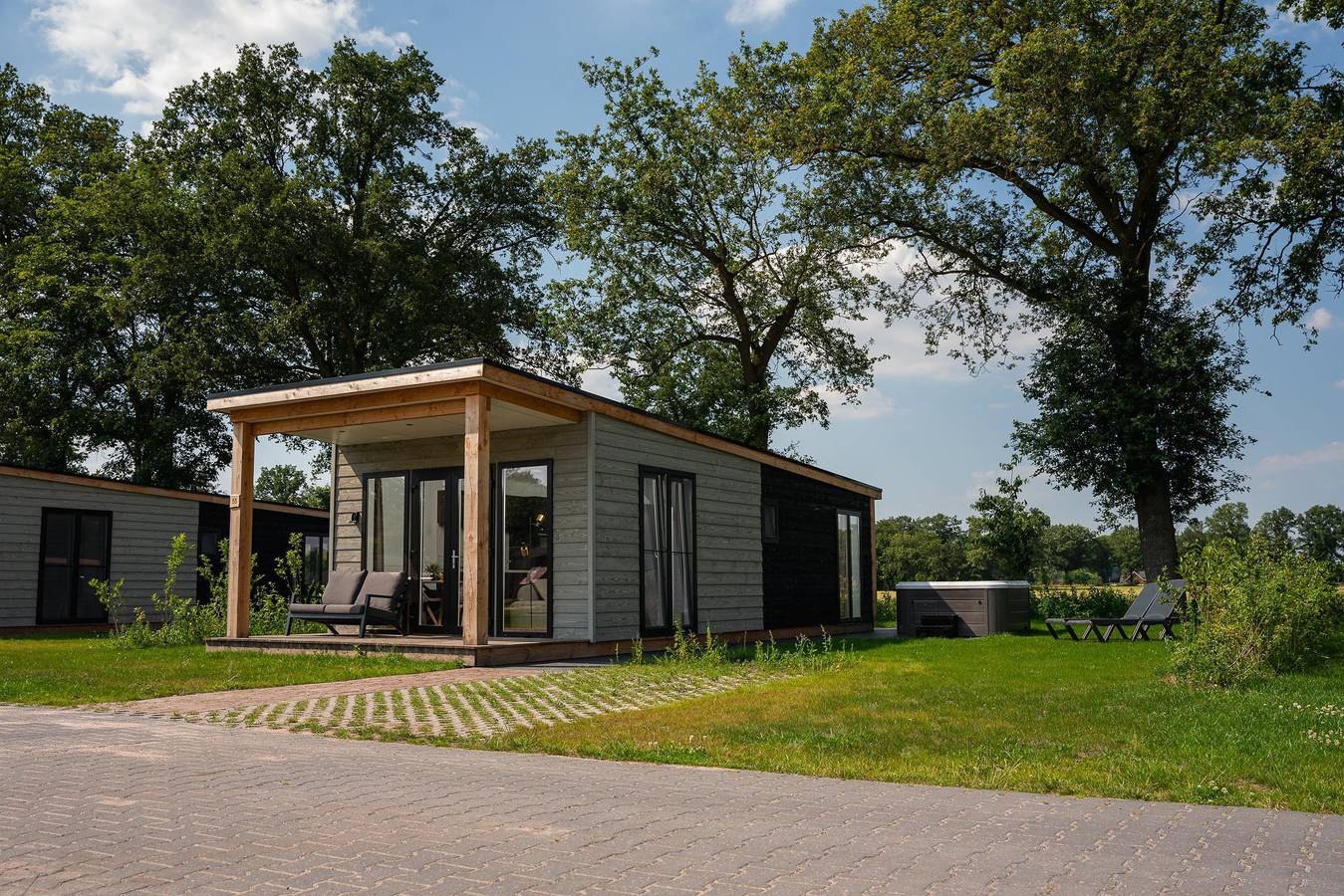 Vakantiepark Hölte — Panorama Wellness Lodge | jacuzzi, sauna and sunshower | 2 persons in Holten, Sallandse Heuvelrug