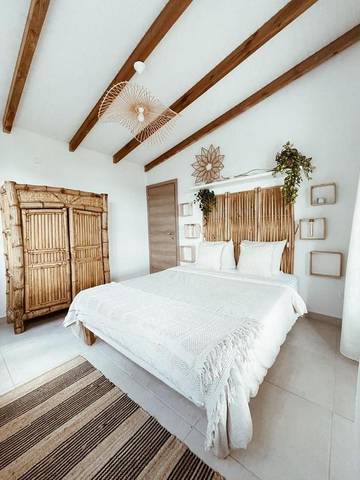 Location de vacances pour 4 personnes, avec vue ainsi que terrasse et jardin à Morne-à-l'Eau