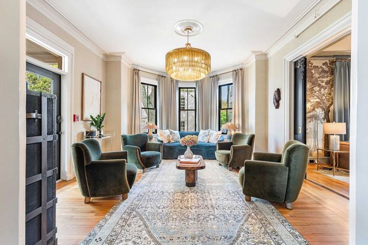 Holiday home for 14 people, with terrace and garden, with pets in Rhode Island