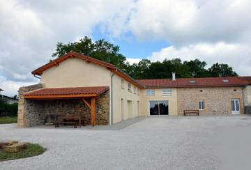 Gîte pour 15 personnes, avec vue et jardin, adapté aux familles à Villeneuve-Lécussan