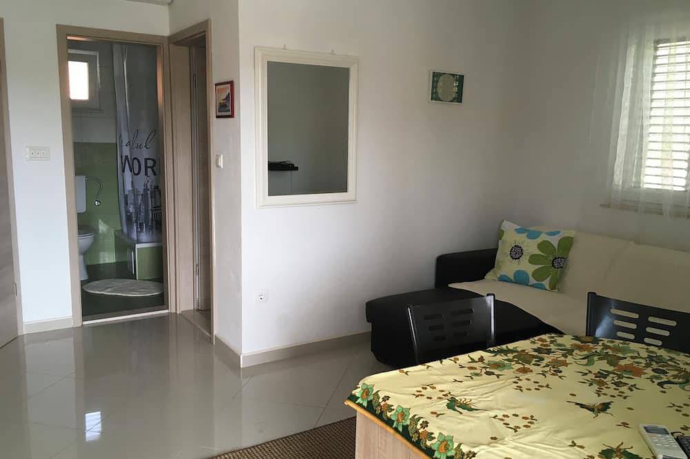 Ganze Wohnung, 80 Meters Away to the Clear Beautiful Blue Sea! in Milna, Brac