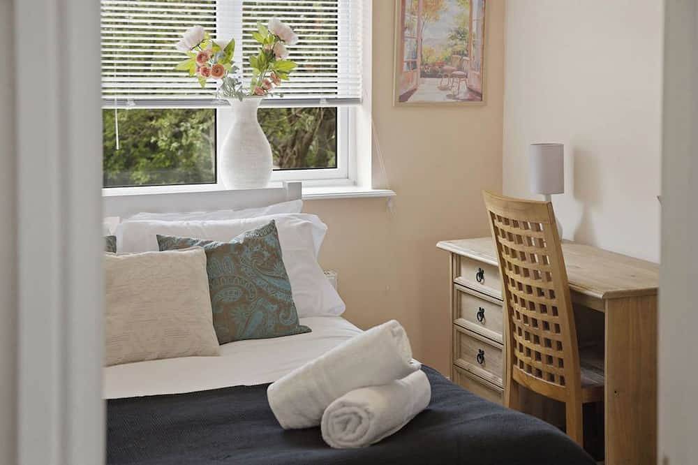 New! 4Br Ideal for Contractors, Driveway, Wifi, in Warwick, Warwickshire