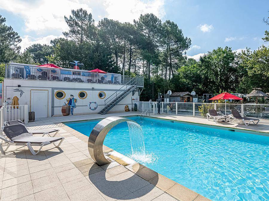 Flower Camping la Canadienne - Mobilhome 4 personas - Mobil-home Standard - 23m² - 2 habitaciones - terraza cubierta + TV | 4 personas in Arès, Region de Arcachon