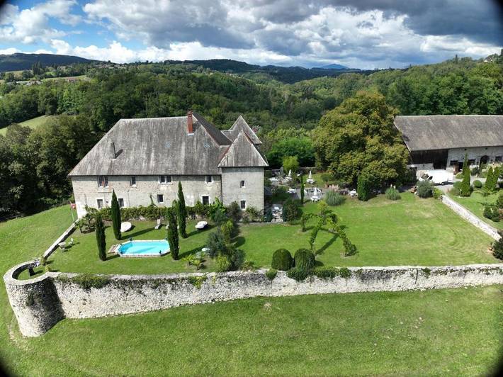 Chambre d’hôte pour 2 personnes, avec Terrasse et Jardin ainsi que Piscine et Vue