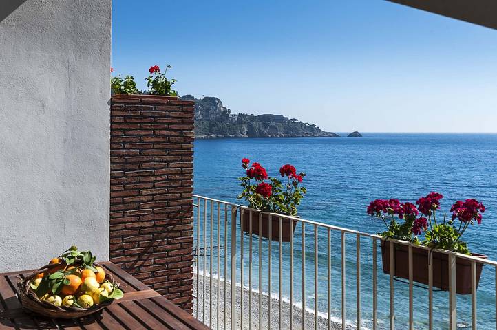Ferienwohnung für 2 Personen, mit Terrasse in Giardini-Naxos - 3