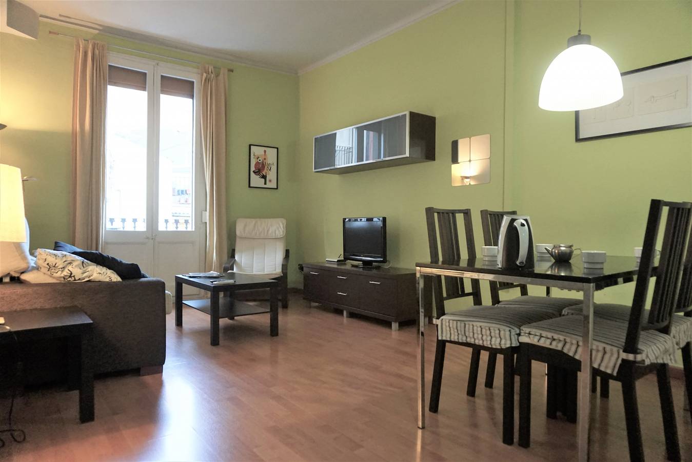 Entire apartment, Plaza España & Montjuïc, piso en alquiler por días muy bonito, tranquilo, agradable en Barcelona centro in Barcelona Centre, Barcelona