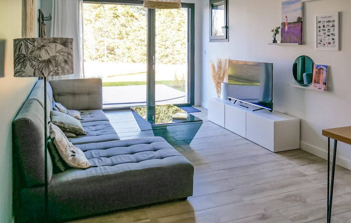 Appartement moderne avec piscine, WiFi et parking près du centre ville d'Allan in Allan, Région de nyons