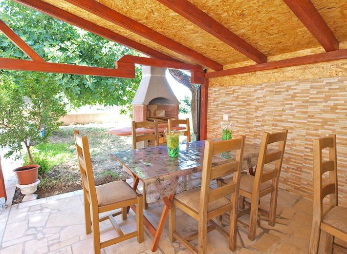 Apartamento entero, Apartamento de vacaciones para 4 personas con terraza in Valbandon, Costa sur de Istria