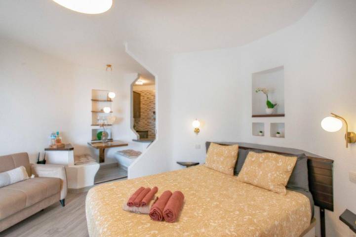 Gîte pour 3 personnes, avec piscine ainsi que jardin et vue, animaux acceptés dans Playa Paraíso - 2