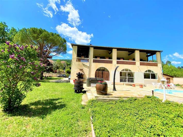 Gîte pour 3 personnes, avec jacuzzi ainsi que jardin et piscine à Mercuer - 4