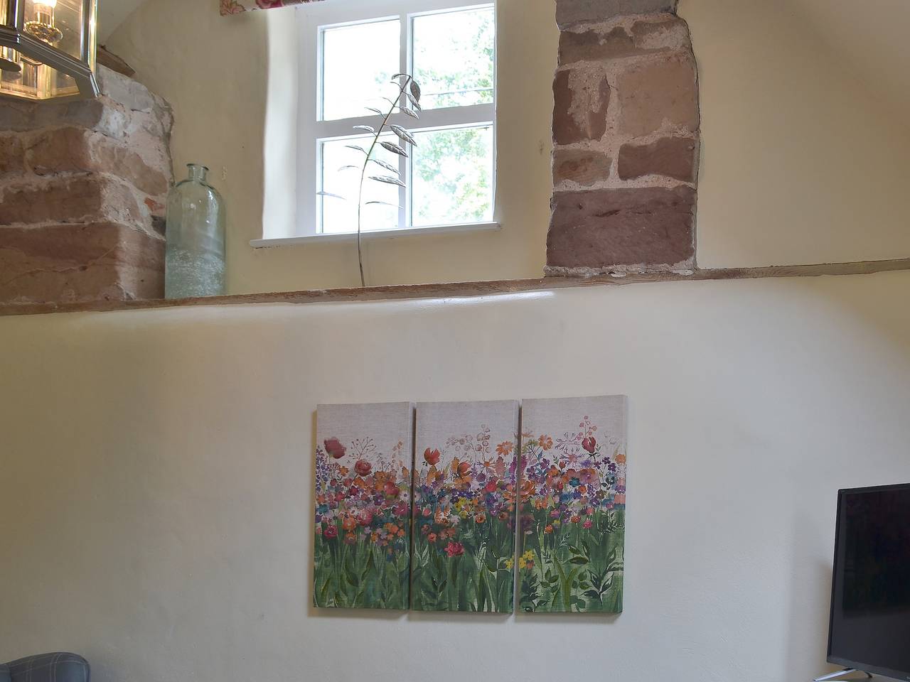 Honeysuckle Cottage - Uk4177 in Alton Towers, Staffordshire