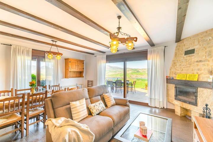 Casa rural para 14 personas, con Balcón y Terraza además de Vistas al lago y Vistas en Navarra - 3