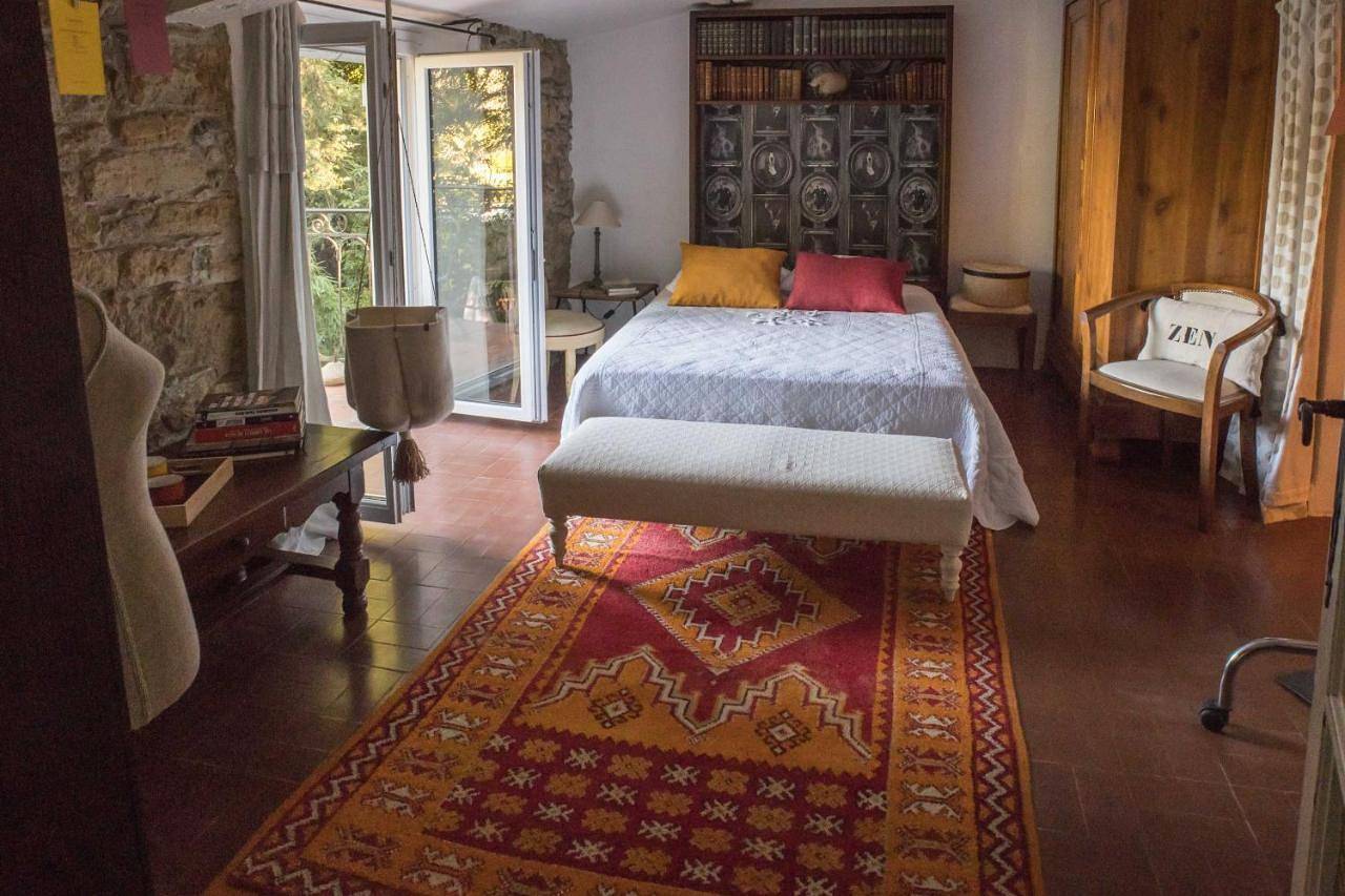 Double Room with Private Bathroom in Grasse, Côte méditerranéenne (France)