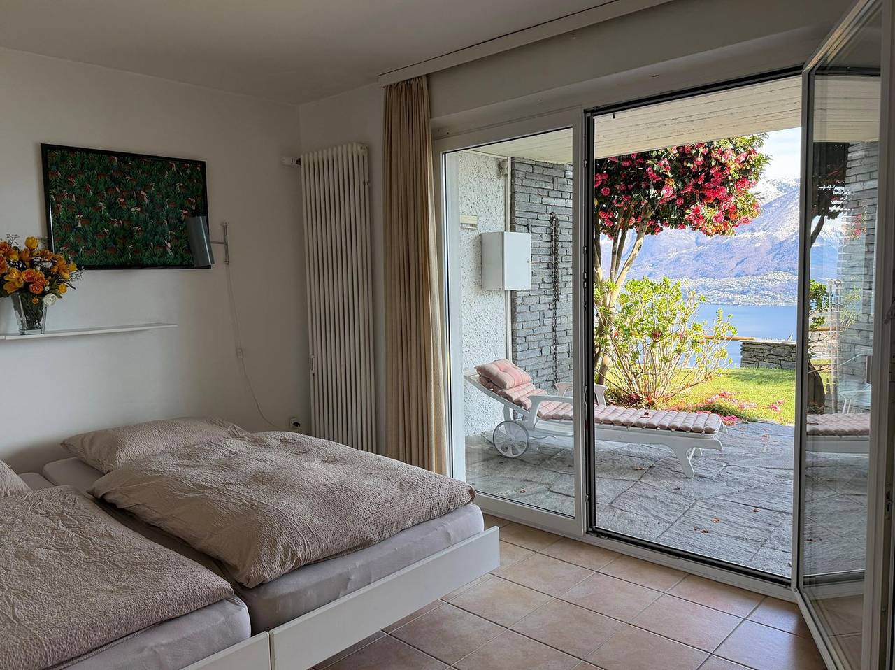 Traumhaftes Haus mit Panoramablick auf die Brissago Inseln in Ronco sopra Ascona, Tessiner Alpen