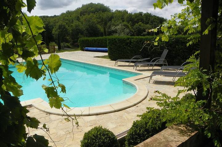 Location de vacances pour 8 personnes, avec Terrasse et Jardin à Sainte-Juliette