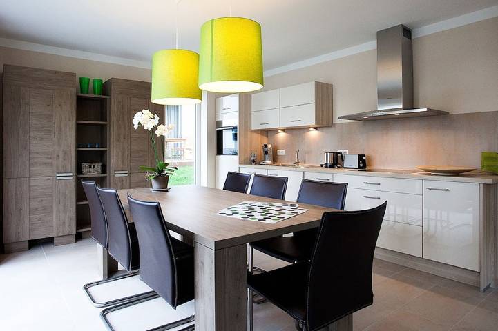 Strandhaus für 8 Personen, mit Sauna und Terrasse sowie Balkon/Terrasse, mit Haustier in Sellin