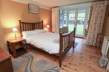 Log Cabin for 8 People in Wroxham, Norfolk, Photo 1