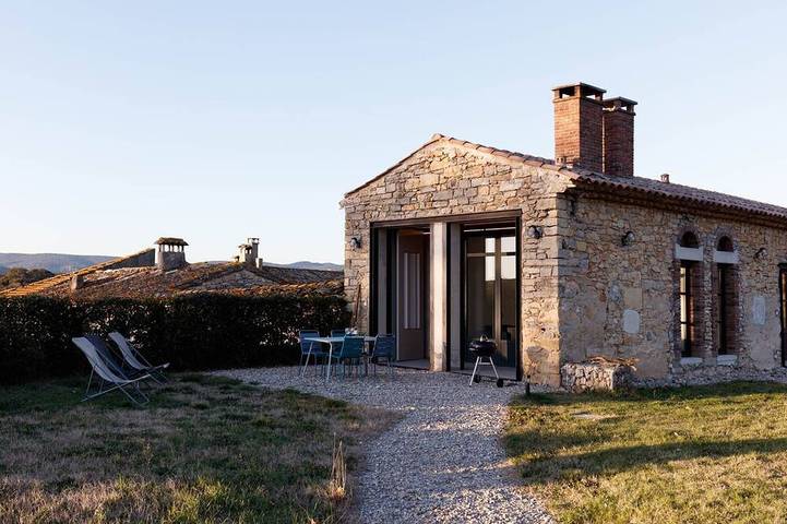 Gîte pour 4 personnes, avec balcon, animaux acceptés à Vacquières