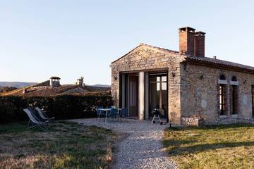 Gîte pour 4 personnes, avec balcon, animaux acceptés à Vacquières