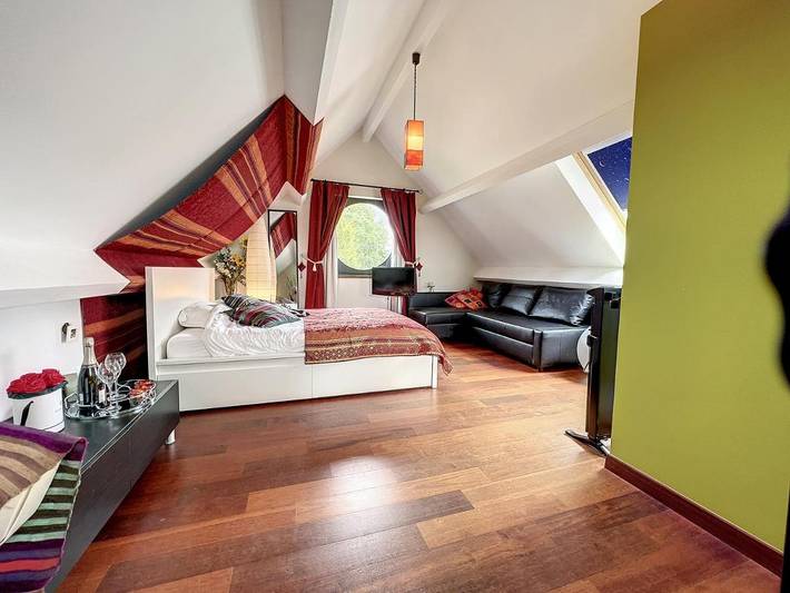 Maison d’hôte pour 2 personnes, avec Terrasse et Jacuzzi ainsi que Jardin et Vue à Incourt