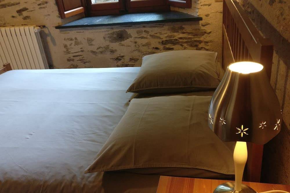 Entire apartment, Le Clos de la Bouteille - The Terrace in Angers, Angers region