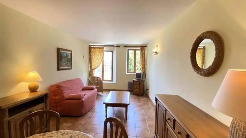Gîte pour 3 personnes, avec Terrasse ainsi que Jardin et Piscine à Brunet (Alpes-de-Haute-Provence)