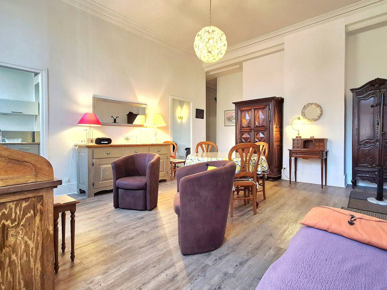 Entire apartment, Cozy Stay in Nevers: Parking and Pets Welcome in Nevers, Nièvre