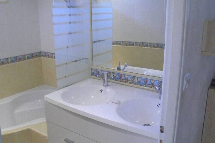 Gîte pour 4 personnes, avec balcon dans Plage Du Capelan Bandol - 4