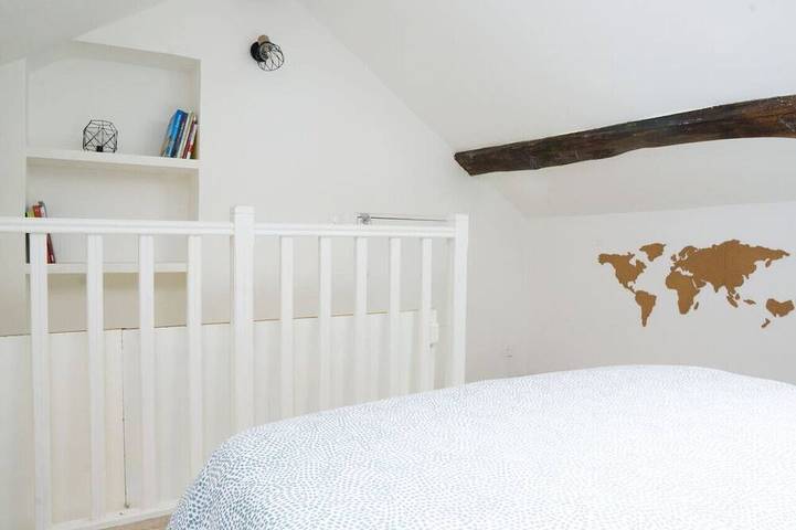 Ganze Wohnung, Beautiful duplex-15 min Paris/La Défense/Champs Elysées in Suresnes, Hauts-de-Seine