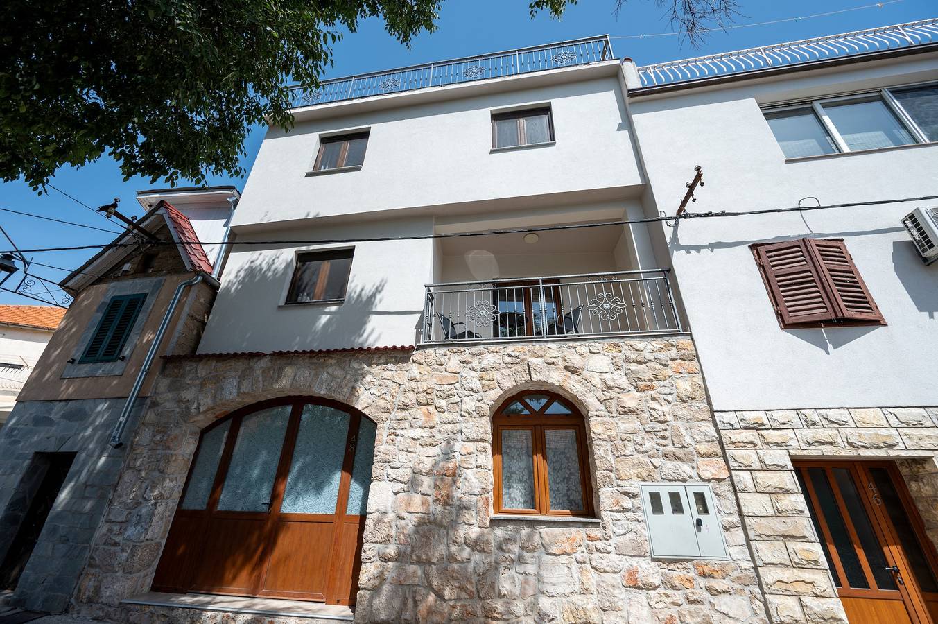Czteropokojowy dom z tarasem i widokiem na morze Pakostane, Biograd K-23466 in Plaža Pakoštane, Pakoštane