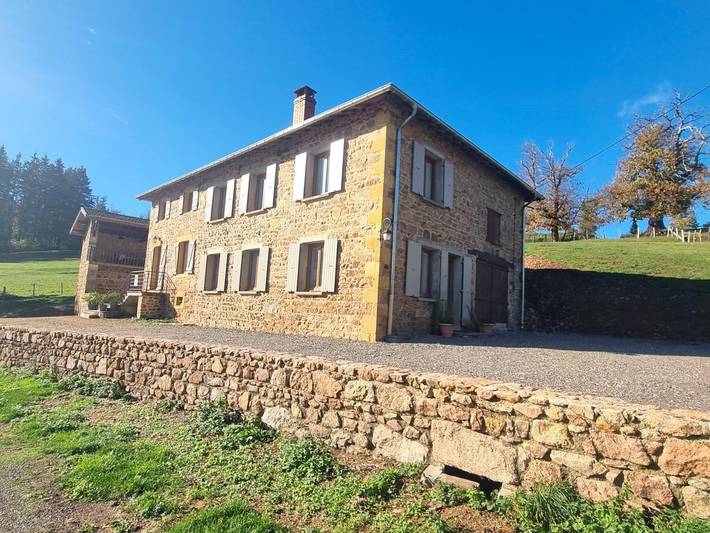 Gîte pour 12 personnes, avec jardin, animaux acceptés à Belmont-de-la-Loire - 2