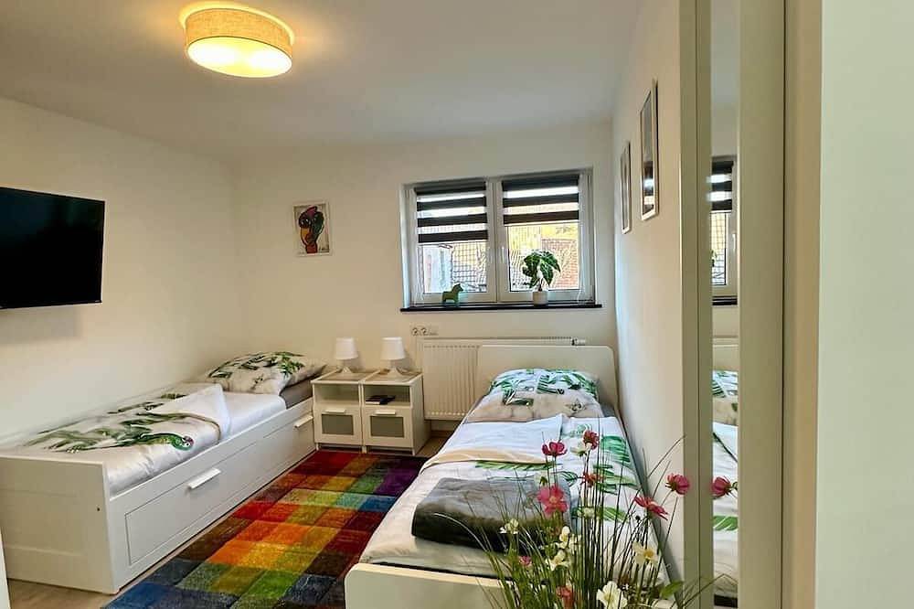Ganze Wohnung, Ferienwohnung 1 mit ausziehbare Einzelbetten in Bad Königshofen i.Grabfeld, Rhön-Bayern