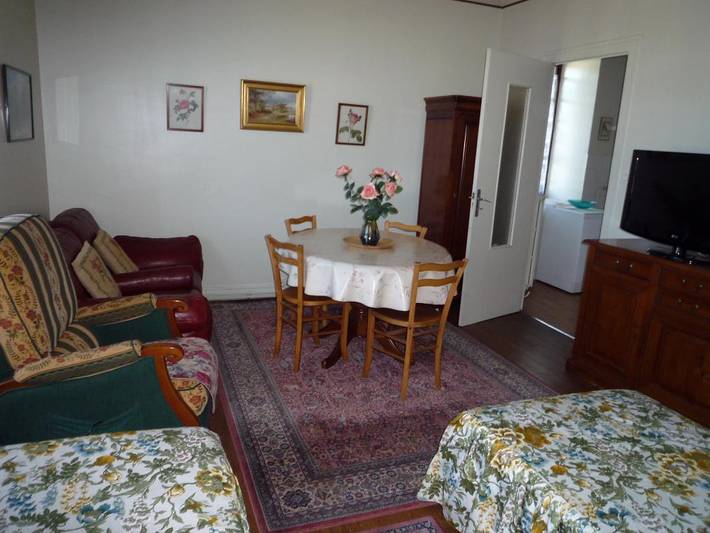 Gîte pour 4 personnes, avec jardin à Mouxy - 2